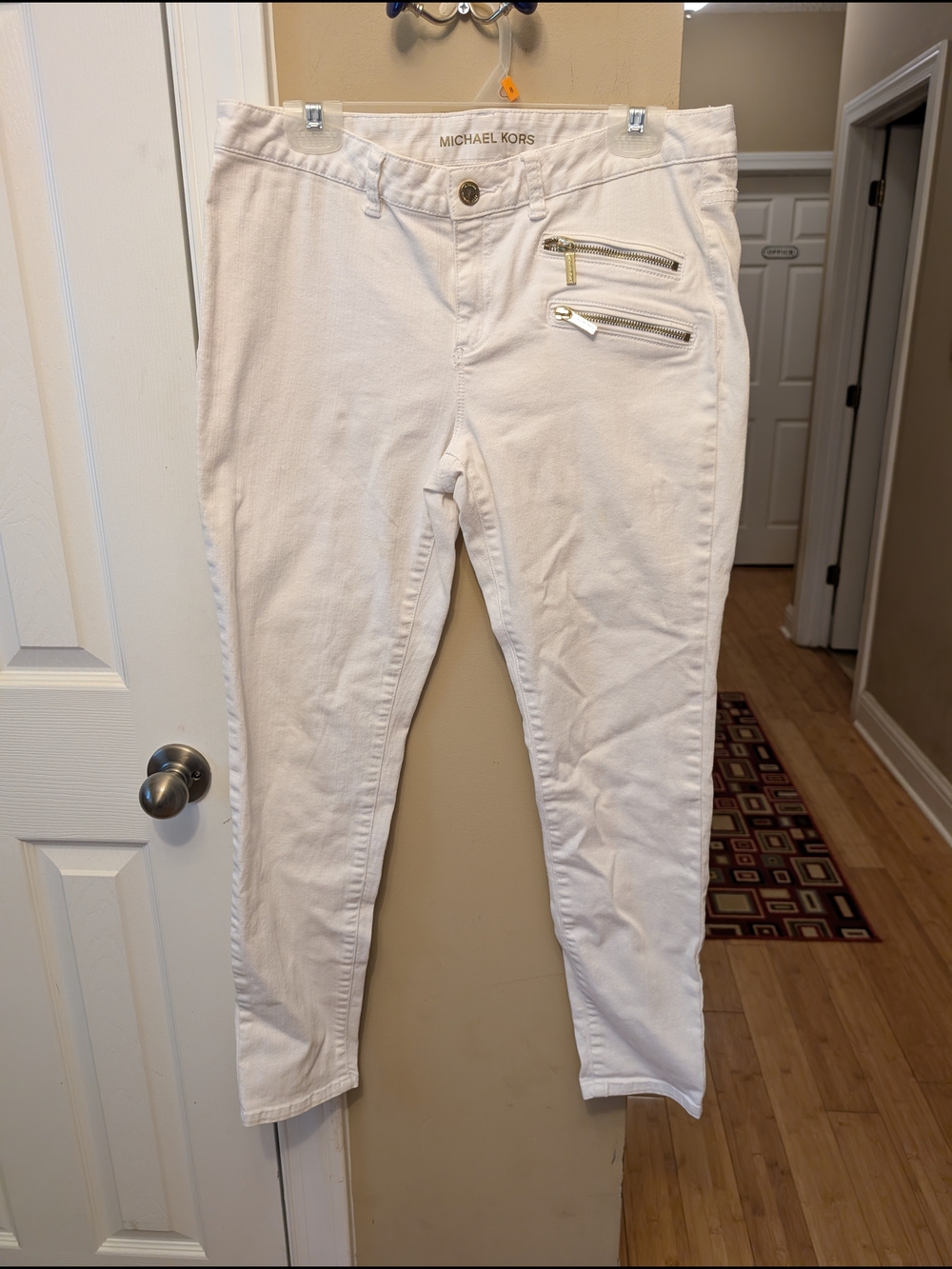 MICHAEL KORS Women’s White Slim Zip-Accent Jeans